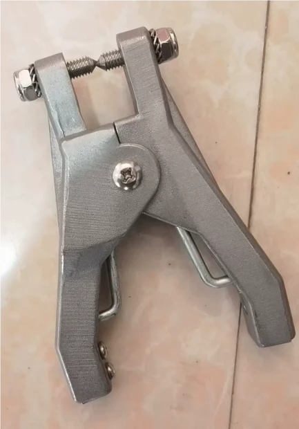 Ground clip Ground clip